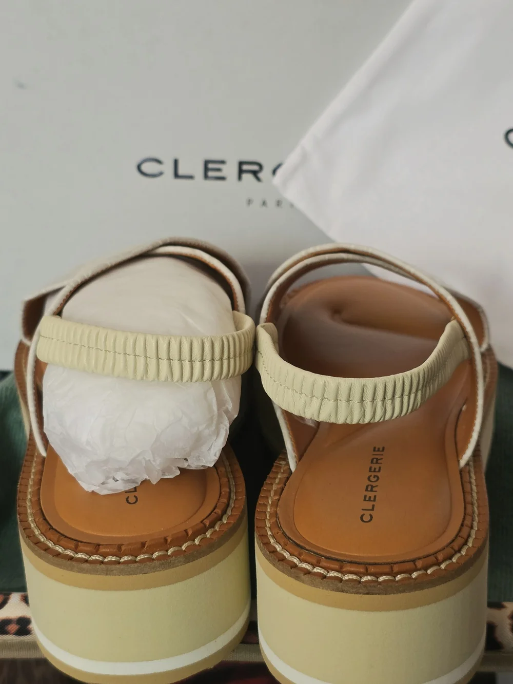 NIB Robert Clergerie Freedoc V.Maxi 9583 Croc‑Embossed Slingback Sandals – Straw
